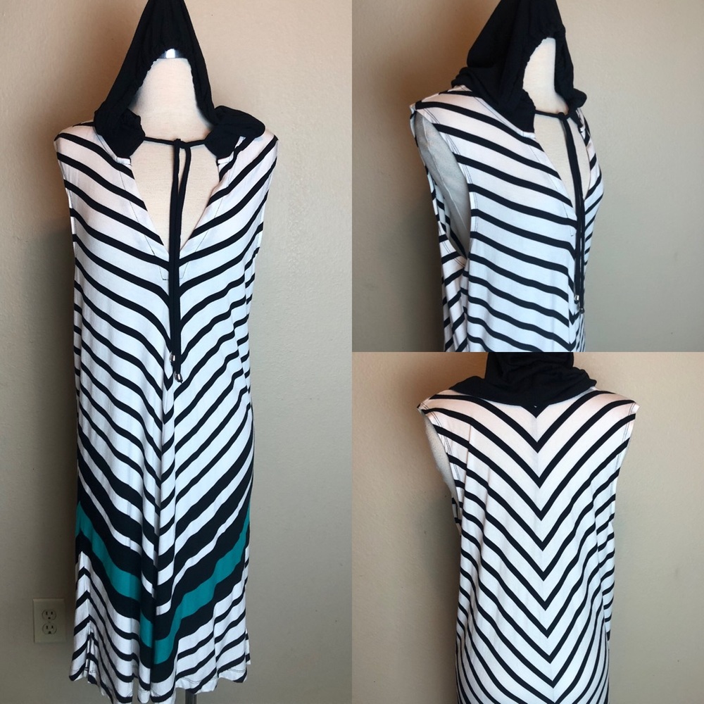 The Perfect Summer Cover Up with Hoodie Size L